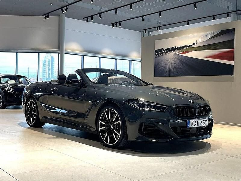 Begagnad BMW M850 530 HK (389 kW) 2024 Grå Sportkupé