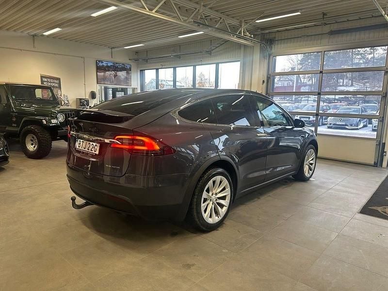 Begagnad Tesla Model X Long Range AWD 397 kW (541 HK) 2019 Grå SUV