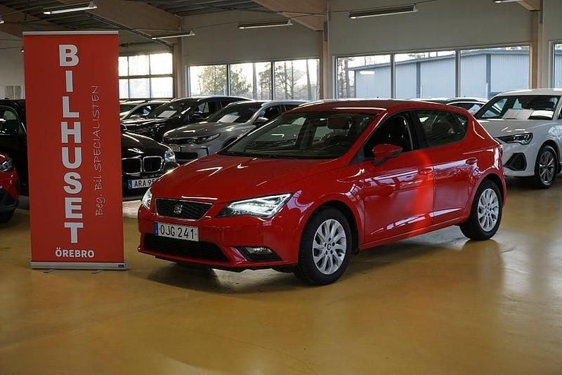 Röd Begagnad 2016 Seat Leon Style Halvkombi | 89 000 kr (Marknadspris) - Bild 1/4