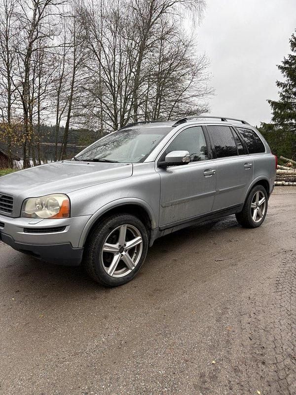 Silver Begagnad 2007 Volvo XC90 Momentum SUV | 35 000 kr (Superpris) - Bild 1/4