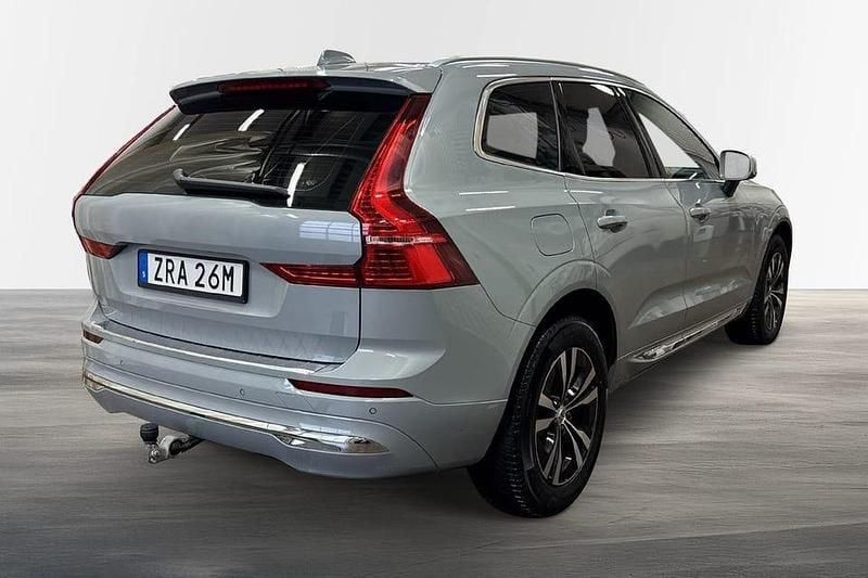Begagnad Volvo XC60 Core 355 HK (261 kW) 2024 Grå SUV