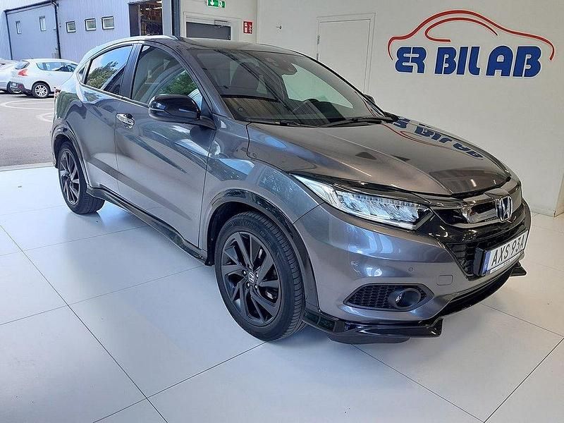 Ljusgrå Begagnad 2019 Honda HR-V Sport SUV | 219 900 kr (Lite dyr) - Bild 1/4