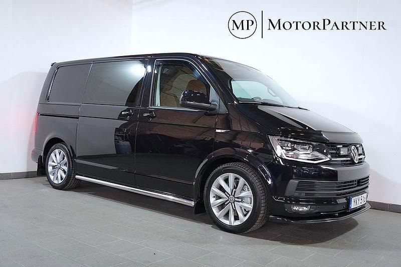 Svart Begagnad 2017 VW Transporter Van | 289 900 kr (Superpris) - Bild 1/4