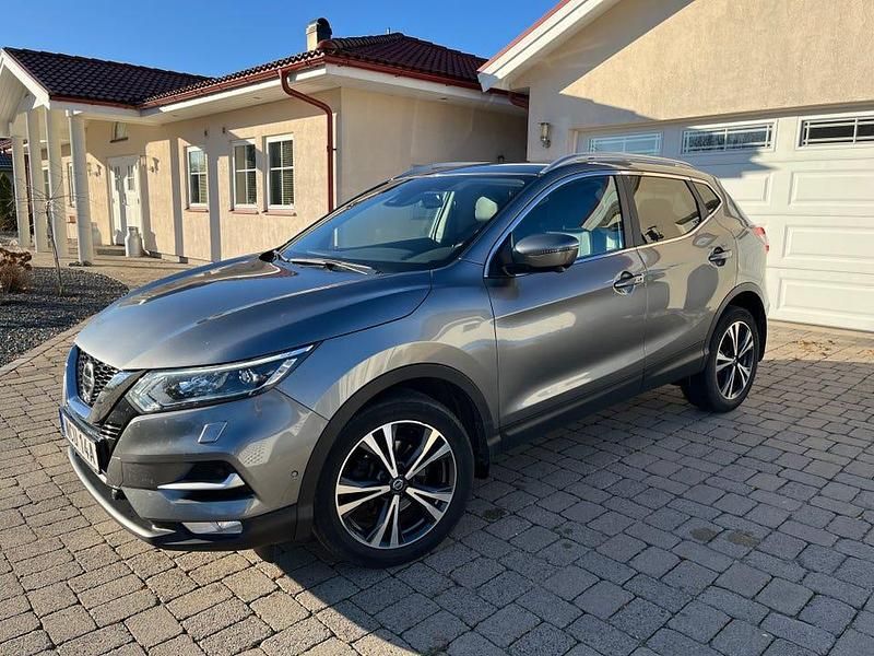 Metallic Begagnad 2019 Nissan Qashqai SUV | 179 900 kr (Marknadspris) - Bild 1/4