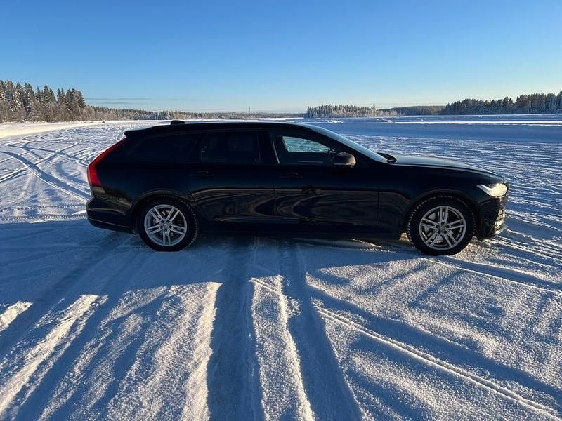 Begagnad Volvo V90 150 HK (110 kW) 2017 Kombi
