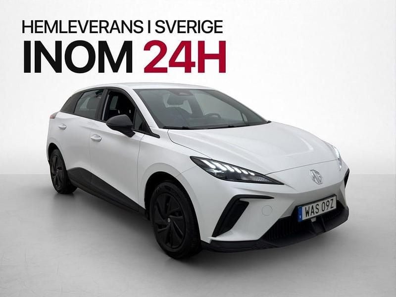Begagnad MG MG4 EV 125 kW (170 HK) 2023 Vit Halvkombi