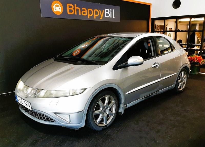 Silver Begagnad 2006 Honda Civic Sport Halvkombi | 22 900 kr (Bra pris) - Bild 1/4