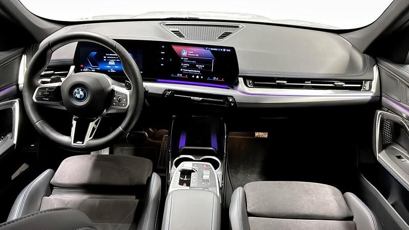 Begagnad BMW X1 Comfort Edition 245 HK (180 kW) 2025 Vit (mineral white) SUV