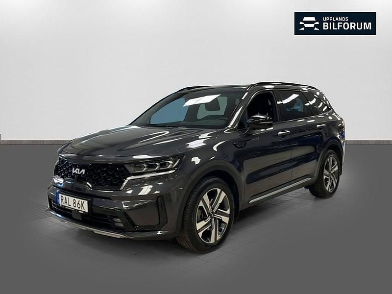 Grå Begagnad 2023 Kia Sorento Advance SUV | 499 000 kr (Marknadspris) - Bild 1/4
