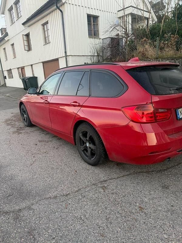 Begagnad BMW 318 143 HK (105 kW) 2013 Kombi
