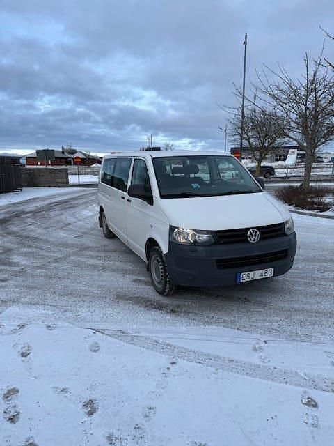 Begagnad VW Caravelle 140 HK (102 kW) 2011 Minibuss