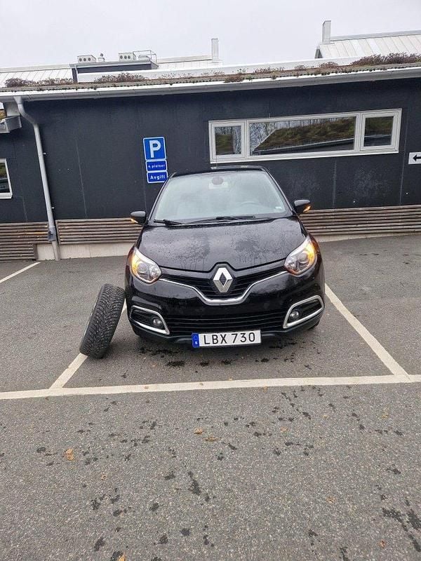 Svart Begagnad 2016 Renault Captur SUV | 88 000 kr (Bra pris) - Bild 1/4