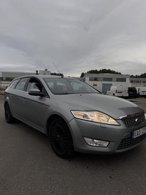 Grå Begagnad 2010 Ford Mondeo Kombi | 30 900 kr (Bra pris) - Bild 1/4
