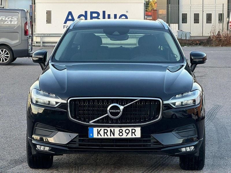Svart Begagnad 2021 Volvo XC60 Momentum SUV | 335 000 kr (Bra pris) - Bild 1/4