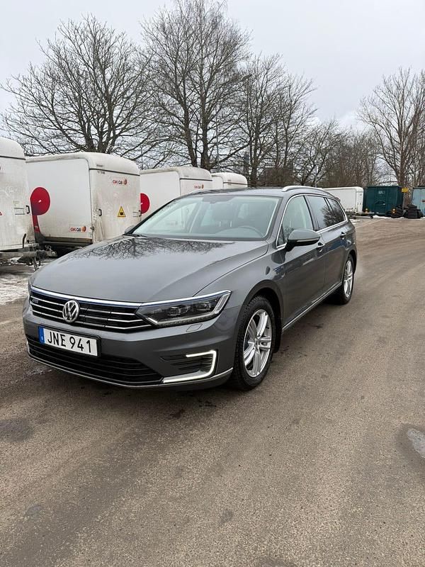 Begagnad VW Passat GTE 218 HK (160 kW) 2017 Kombi