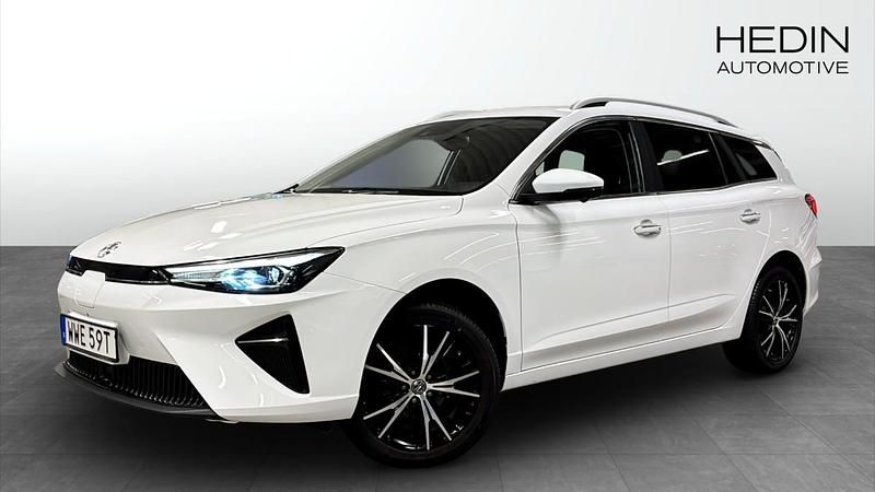 Vit (white) Begagnad 2022 MG MG5 EV Luxury Kombi | 224 900 kr (Marknadspris) - Bild 1/4