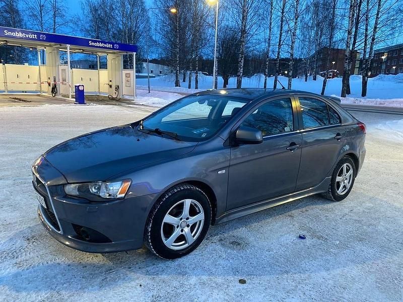 Begagnad Mitsubishi Lancer Sportback 143 HK (105 kW) 2010