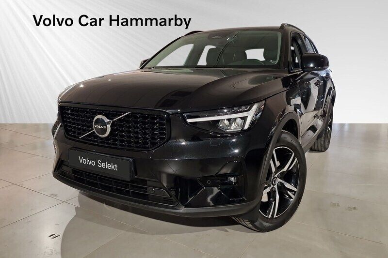 Svart Begagnad 2024 Volvo XC40 Plus SUV | 419 000 kr (Dyr) - Bild 1/3