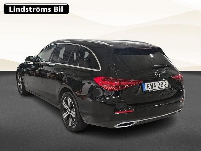 Begagnad Mercedes C300 317 HK (233 kW) 2023 Svart Kombi
