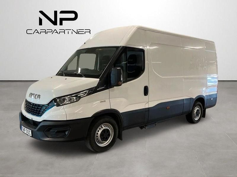 Vit Begagnad 2021 Iveco Daily Van | 169 900 kr (Superpris) - Bild 1/4