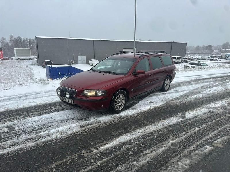Begagnad 2004 Volvo V70 Kombi | 17 500 kr (Marknadspris) - Bild 1/4