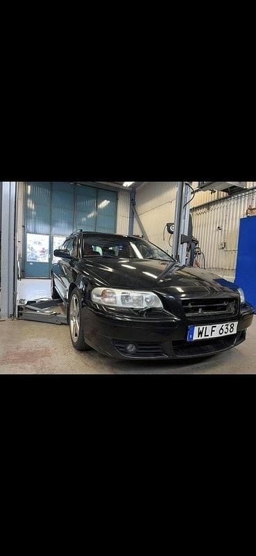 Svart Begagnad 2005 Volvo V70 Kombi | 70 000 kr - Bild 1/4