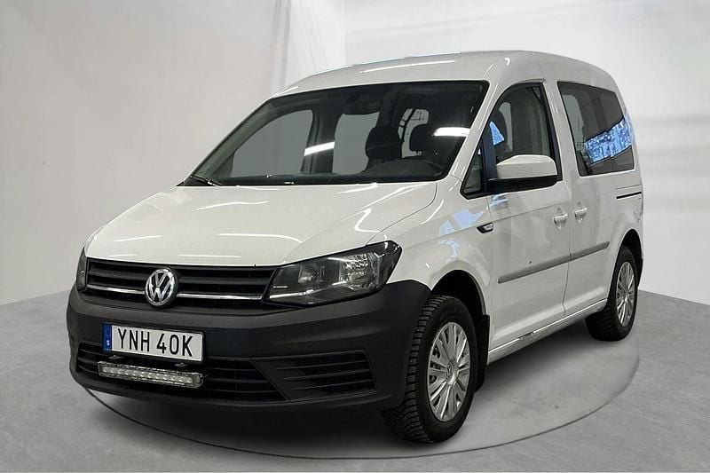 Vit Begagnad 2020 VW Caddy Minibuss | 109 000 kr (Superpris) - Bild 1/4