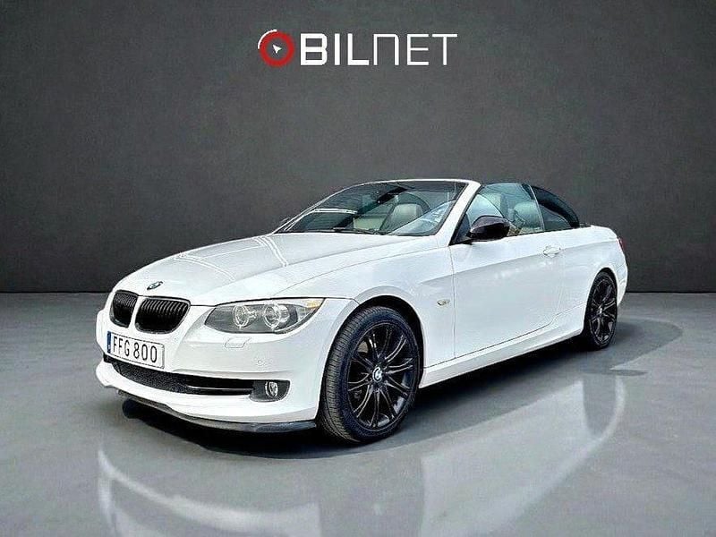 Begagnad BMW 320 Comfort Edition 184 HK (135 kW) 2012 Vit Cab