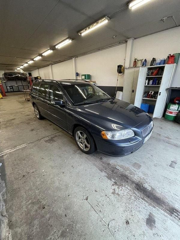 Blå Begagnad 2007 Volvo V70 Kombi | 15 000 kr (Bra pris) - Bild 1/4