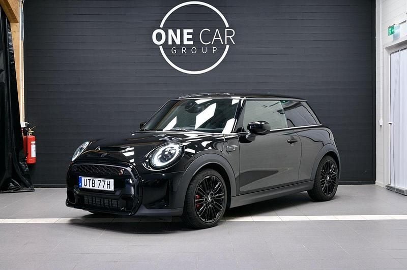 Svart Begagnad 2022 Mini Cooper S Halvkombi | 289 900 kr (Dyr) - Bild 1/4