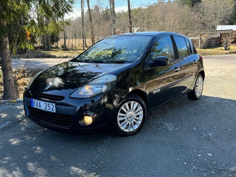 Svart Begagnad 2010 Renault Clio R.S. Halvkombi | 44 900 kr (Lite dyr) - Bild 1/4