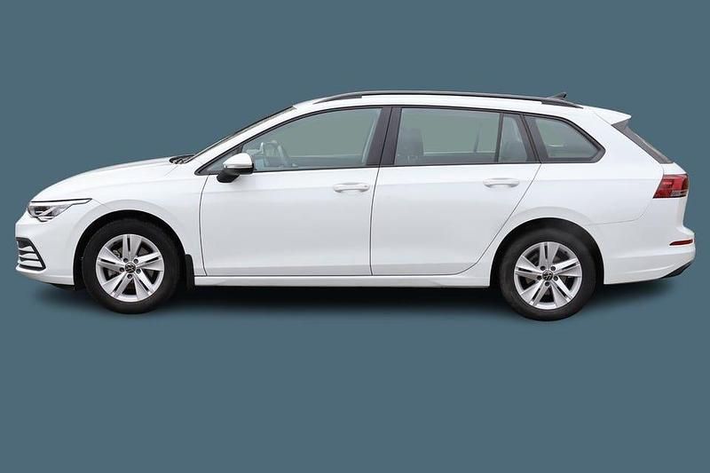 Begagnad VW Golf VIII 131 HK (96 kW) 2022 Vit Kombi