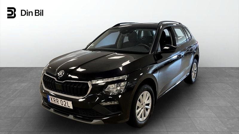 Svart (black magic pärleffekt me) Begagnad 2024 Skoda Kamiq Selection SUV | 274 900 kr (Marknadspris) - Bild 1/4
