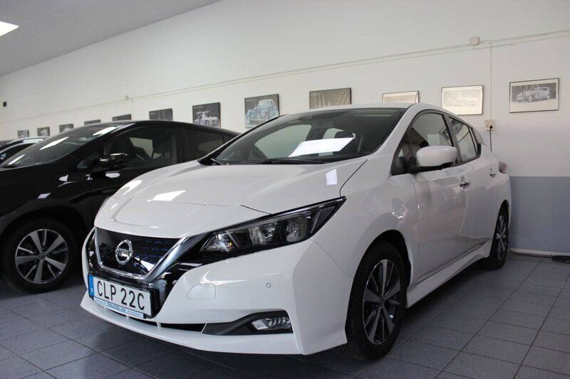 Vit Begagnad 2021 Nissan Leaf Acenta Halvkombi | 174 900 kr (Superpris) - Bild 1/4