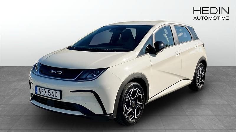 Gul (white) Begagnad 2023 BYD Dolphin Comfort Halvkombi | 279 900 kr - Bild 1/4