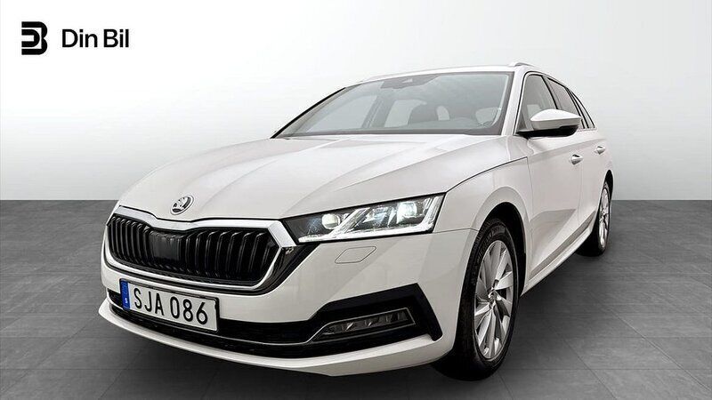 Vit Begagnad 2023 Skoda Octavia Style Kombi | 284 500 kr (Marknadspris) - Bild 1/4