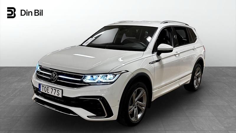 Vit Begagnad 2022 VW Tiguan Allspace R-line SUV | 419 800 kr (Marknadspris) - Bild 1/4