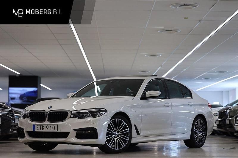 Vit Begagnad 2018 BMW 520 Shadowline Sedan | 349 900 kr (Dyr) - Bild 1/3