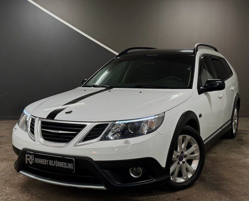 Vit Begagnad 2010 Saab 9-3X Kombi | 109 900 kr (Marknadspris) - Bild 1/4