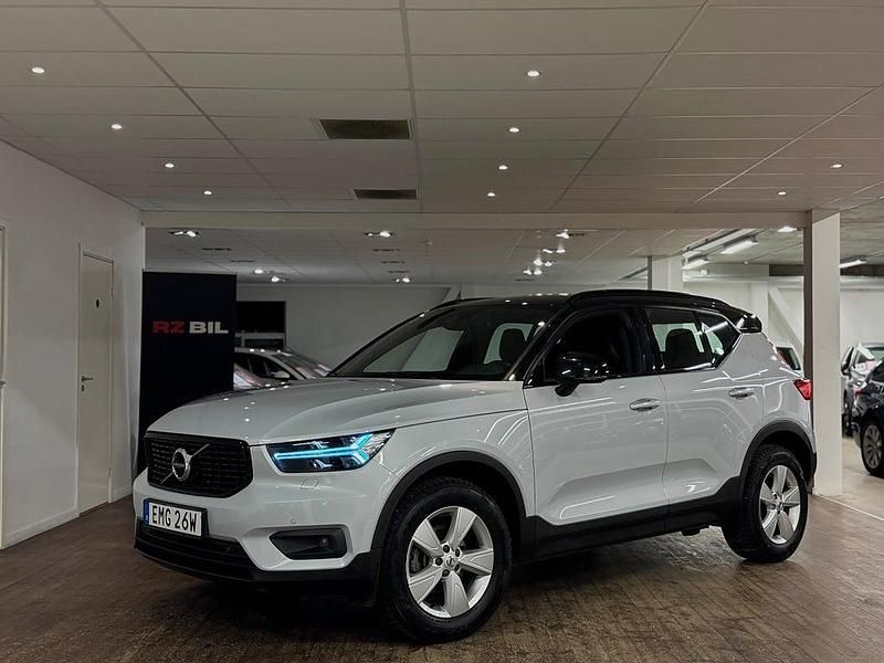 Silver Begagnad 2021 Volvo XC40 R-Design SUV | 279 900 kr (Dyr) - Bild 1/3