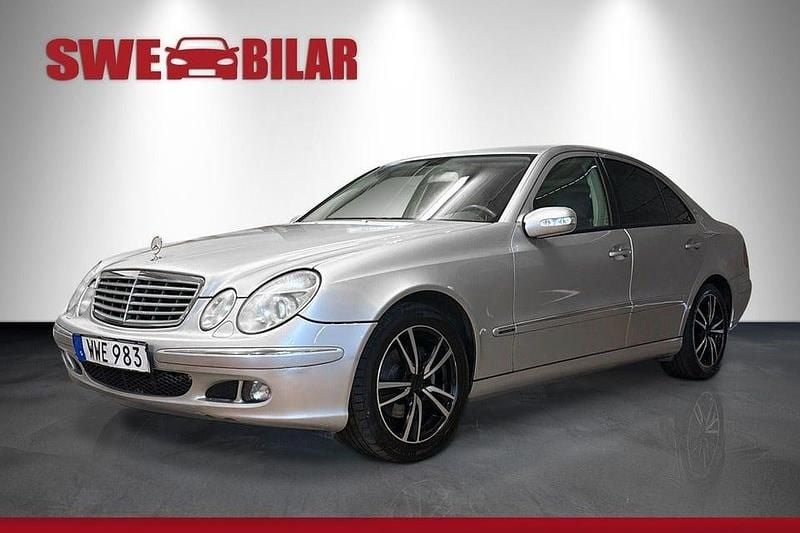 Silver Begagnad 2005 Mercedes E240 Sedan | 49 900 kr (Marknadspris) - Bild 1/4