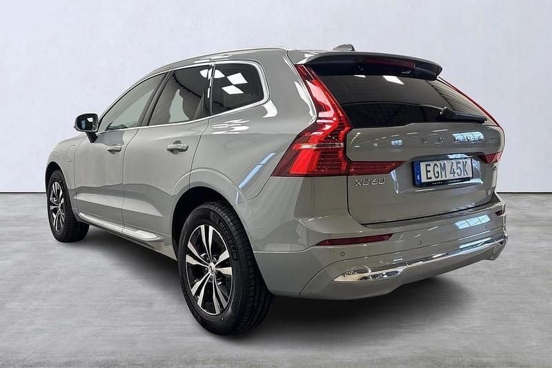 Begagnad Volvo XC60 Core 355 HK (261 kW) 2024 Grå SUV