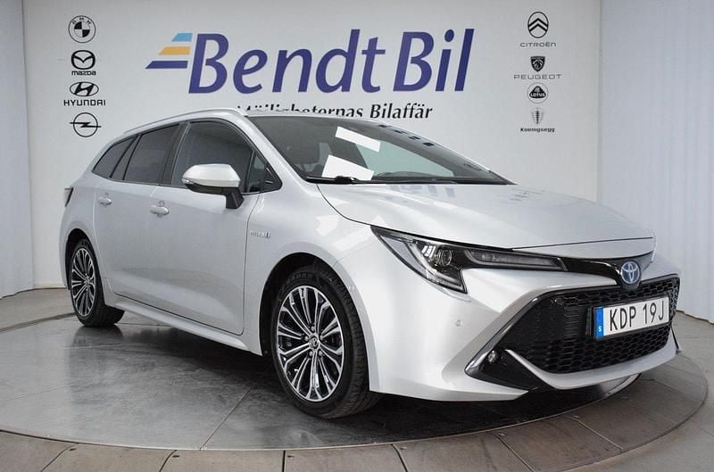 Silver Begagnad 2019 Toyota Corolla Style Kombi | 249 500 kr (Marknadspris) - Bild 1/3