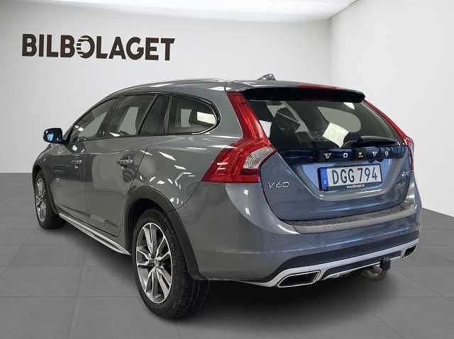 Begagnad Volvo V60 CC Standard 192 HK (141 kW) 2017 Grå Kombi