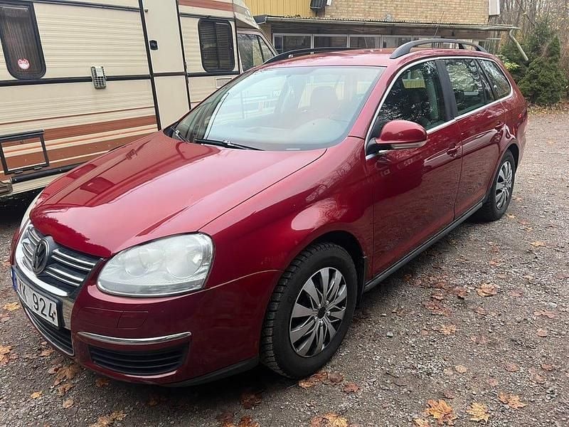 Begagnad VW Golf VI 102 HK (75 kW) 2008 Halvkombi