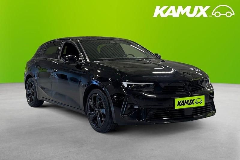 Vit Begagnad 2023 Opel Astra Halvkombi | 209 800 kr (Marknadspris) - Bild 1/4