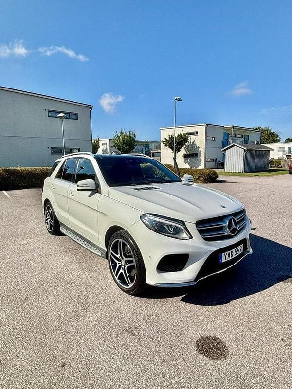 Vit Begagnad 2016 Mercedes GLE350 AMG line SUV | 359 000 kr (Bra pris) - Bild 1/4