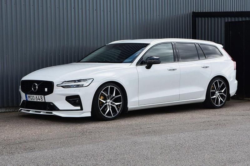 Vit Begagnad 2020 Volvo V60 Kombi | 269 900 kr (Dyr) - Bild 1/4