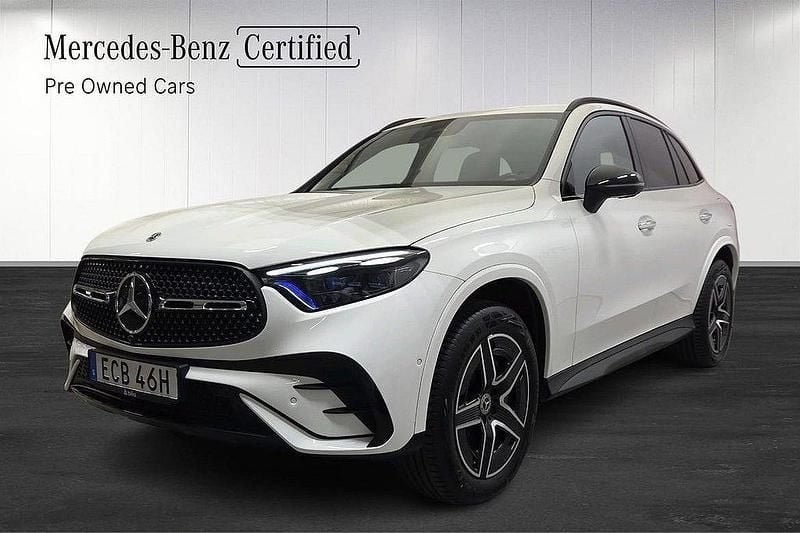 Vit Begagnad 2024 Mercedes GLC300e AMG SUV | 769 900 kr (Dyr) - Bild 1/4