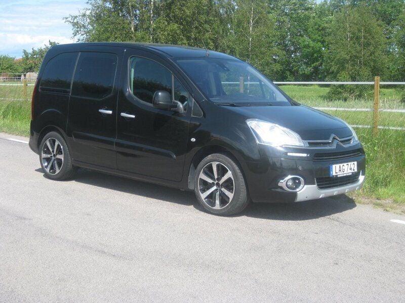 Svart Begagnad 2014 Citroën Berlingo Minibuss | 59 000 kr - Bild 1/4